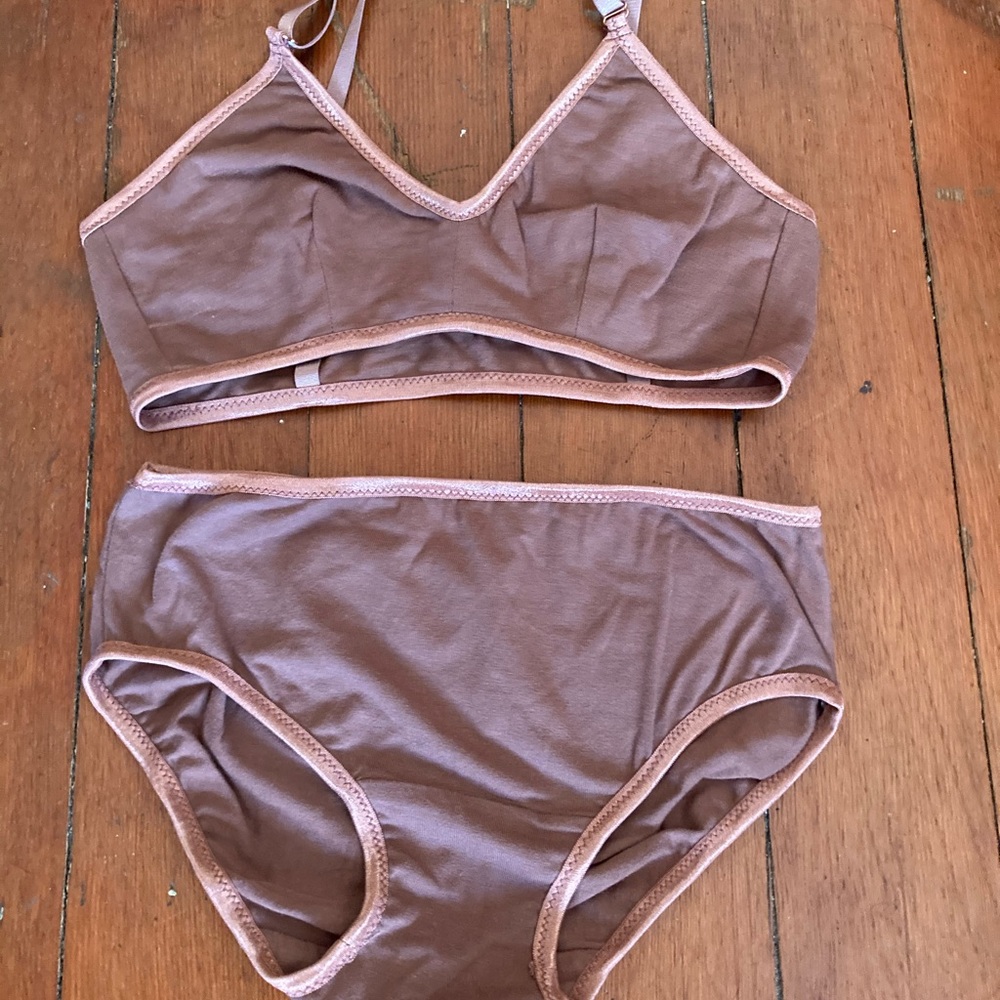 Brook there underwear set in nutmeg